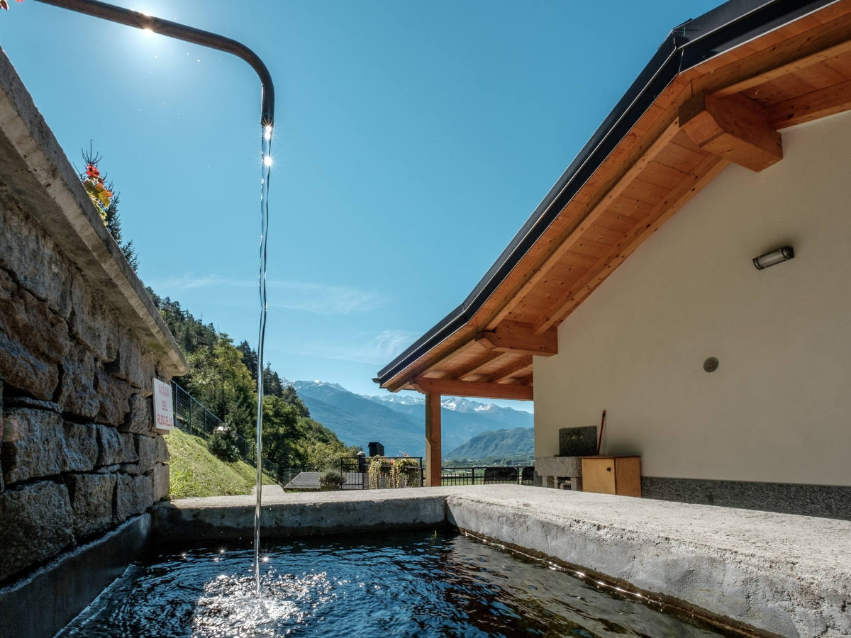 La fontana esterna del San Bernardo Foresteria Lombarda