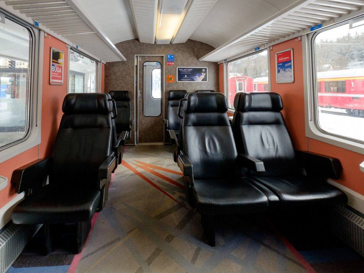 carrozza di linea (prima classe) del trenino del Bernina