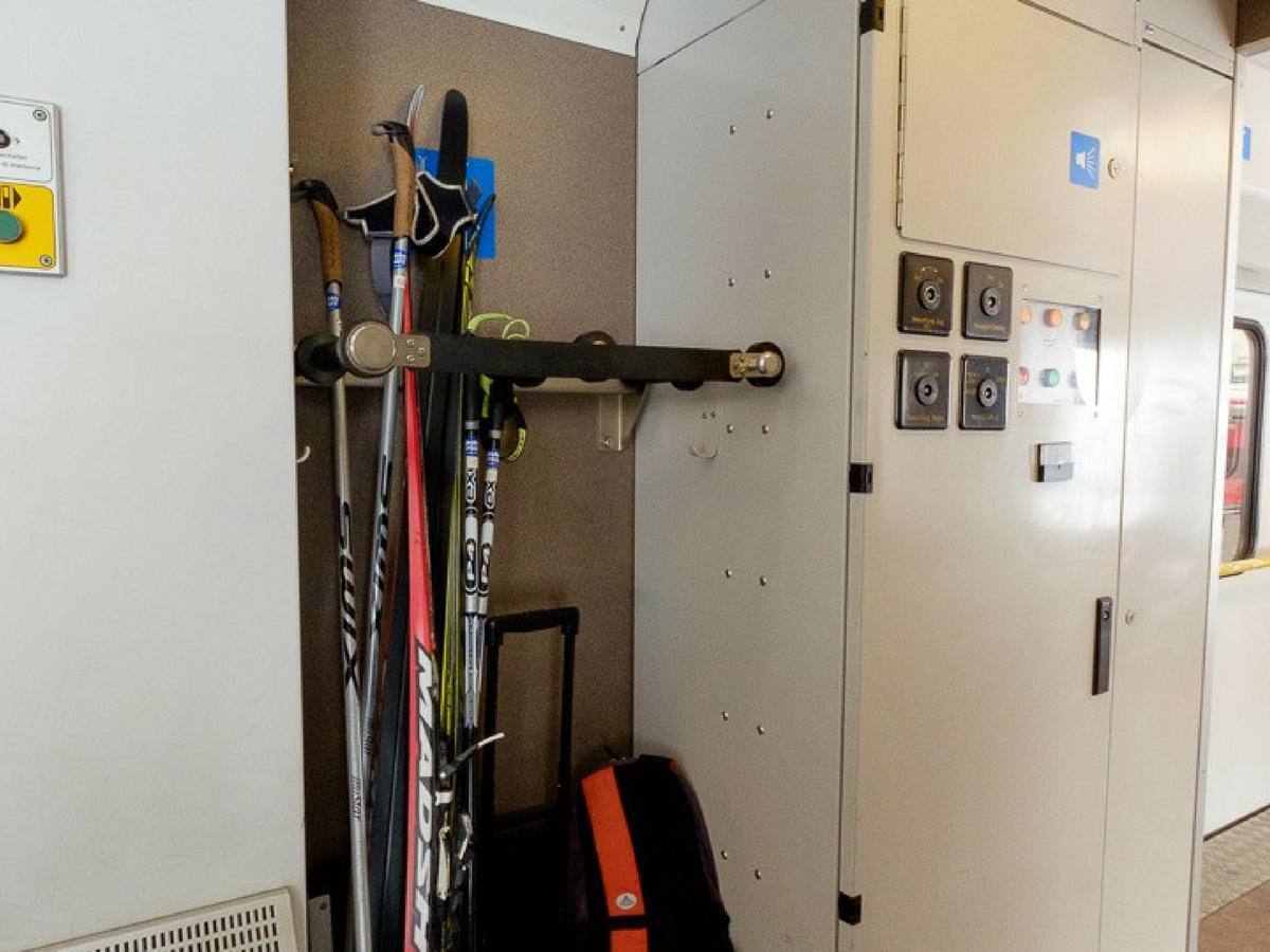 trenino rosso bernina trasporto sci