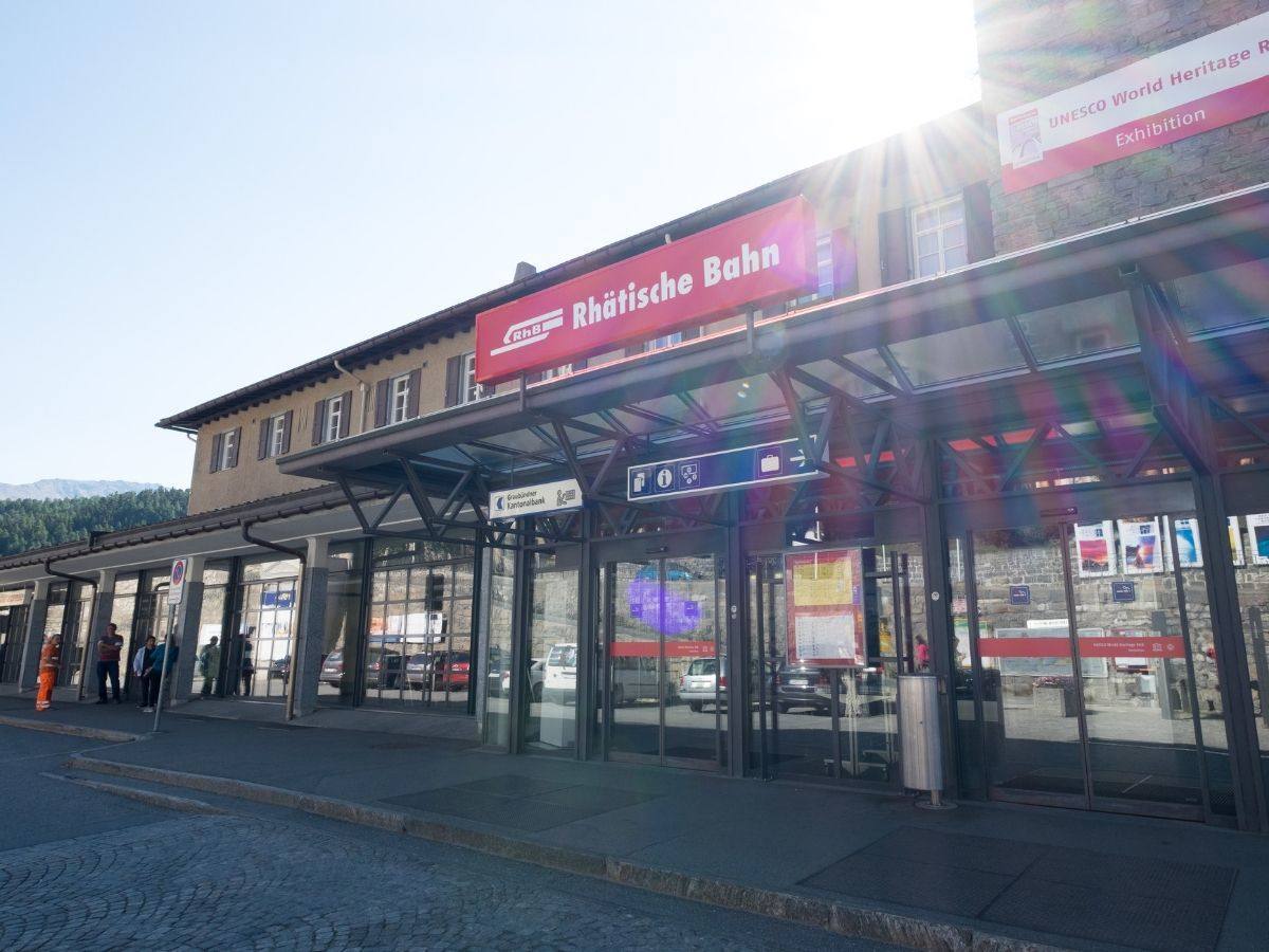 stazione di St.Moritz (trenino del Bernina) stazione di St.Moritz (trenino del Bernina)