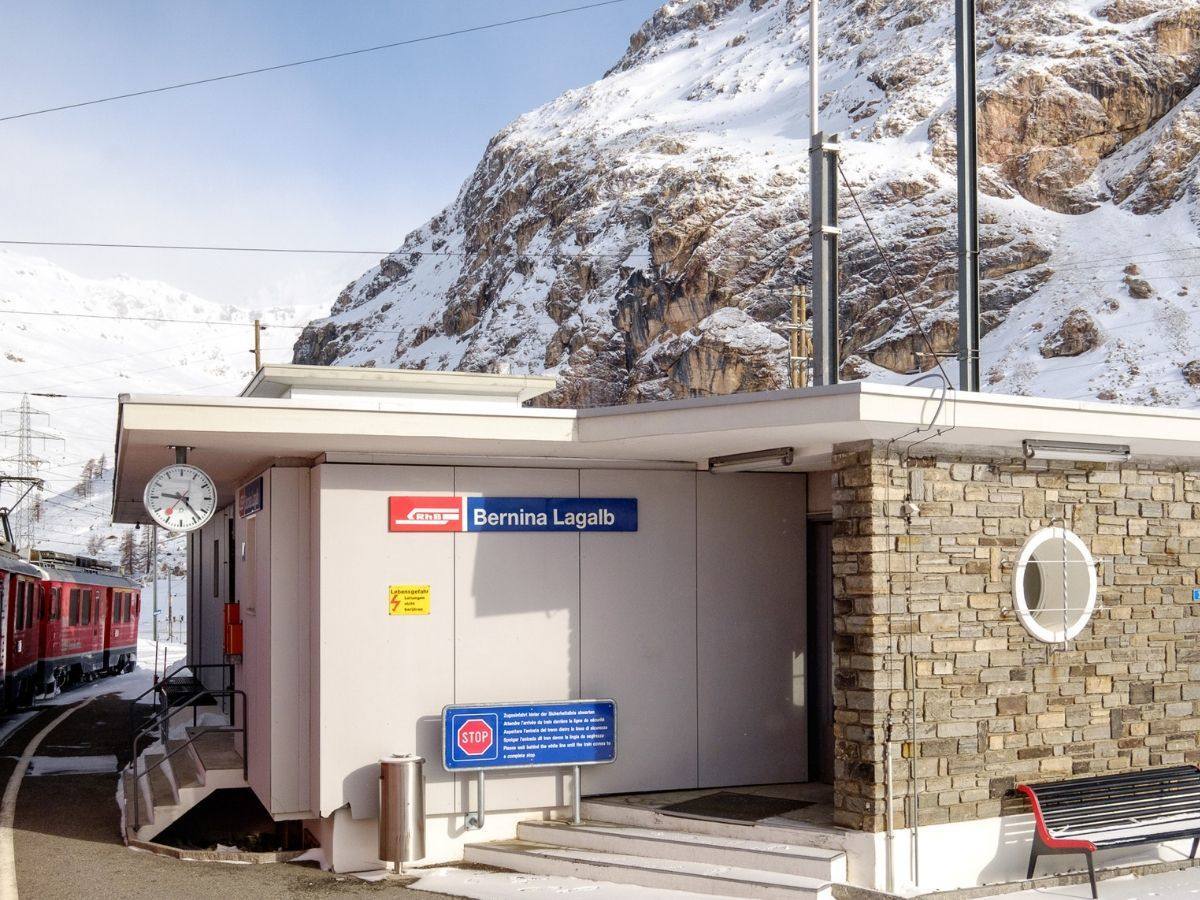 la stazione Bernina Lagalb (trenino rosso)