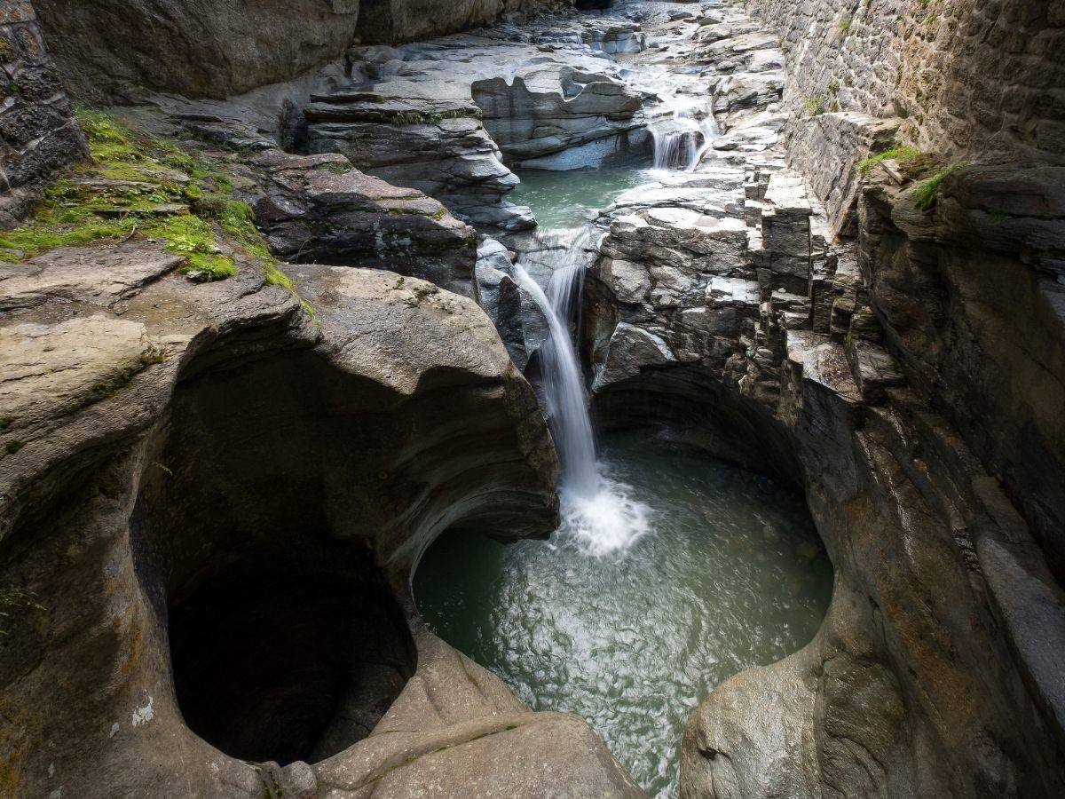Cavaglia e le "marmitte dei giganti"