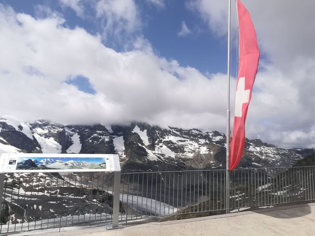 Risalita in funivia al Diavolezza