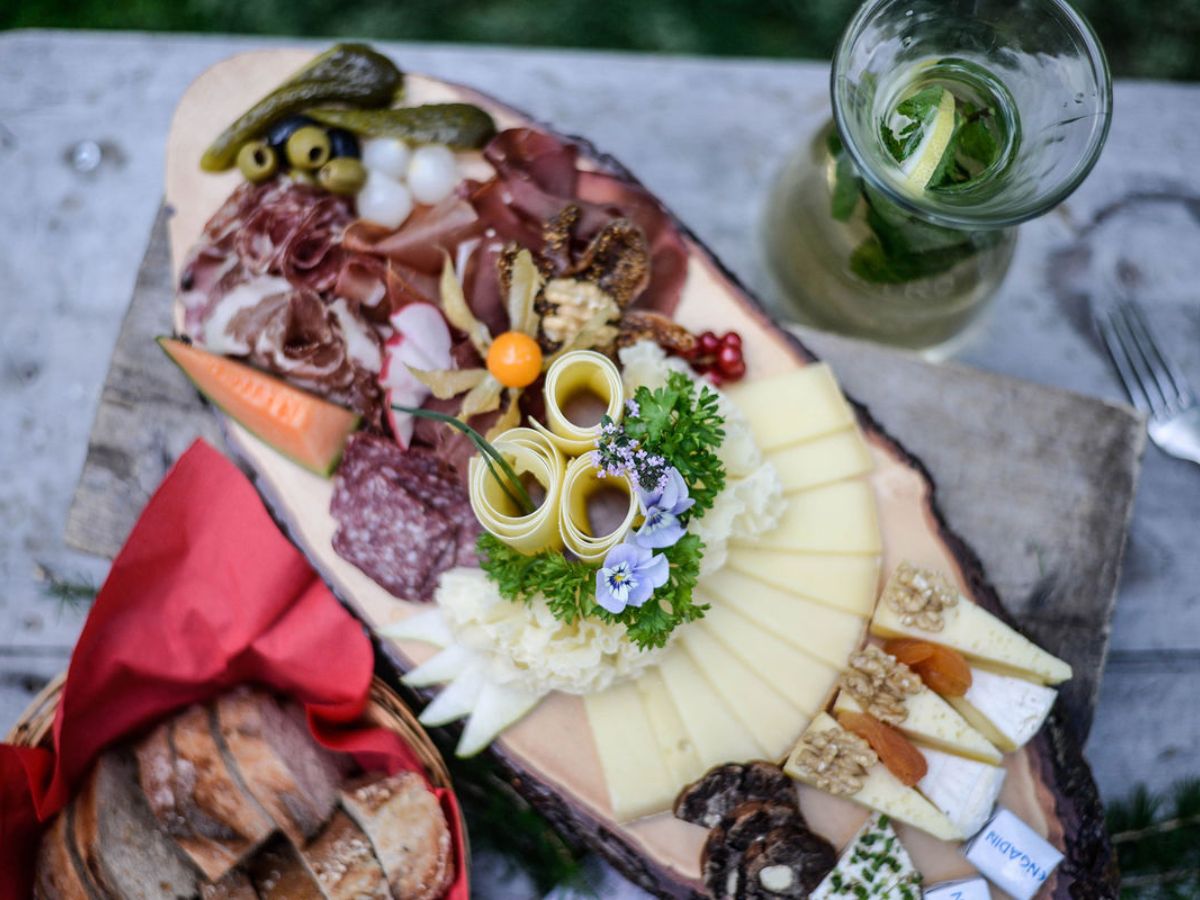 Per pranzo tagliere di salumi e formaggi d