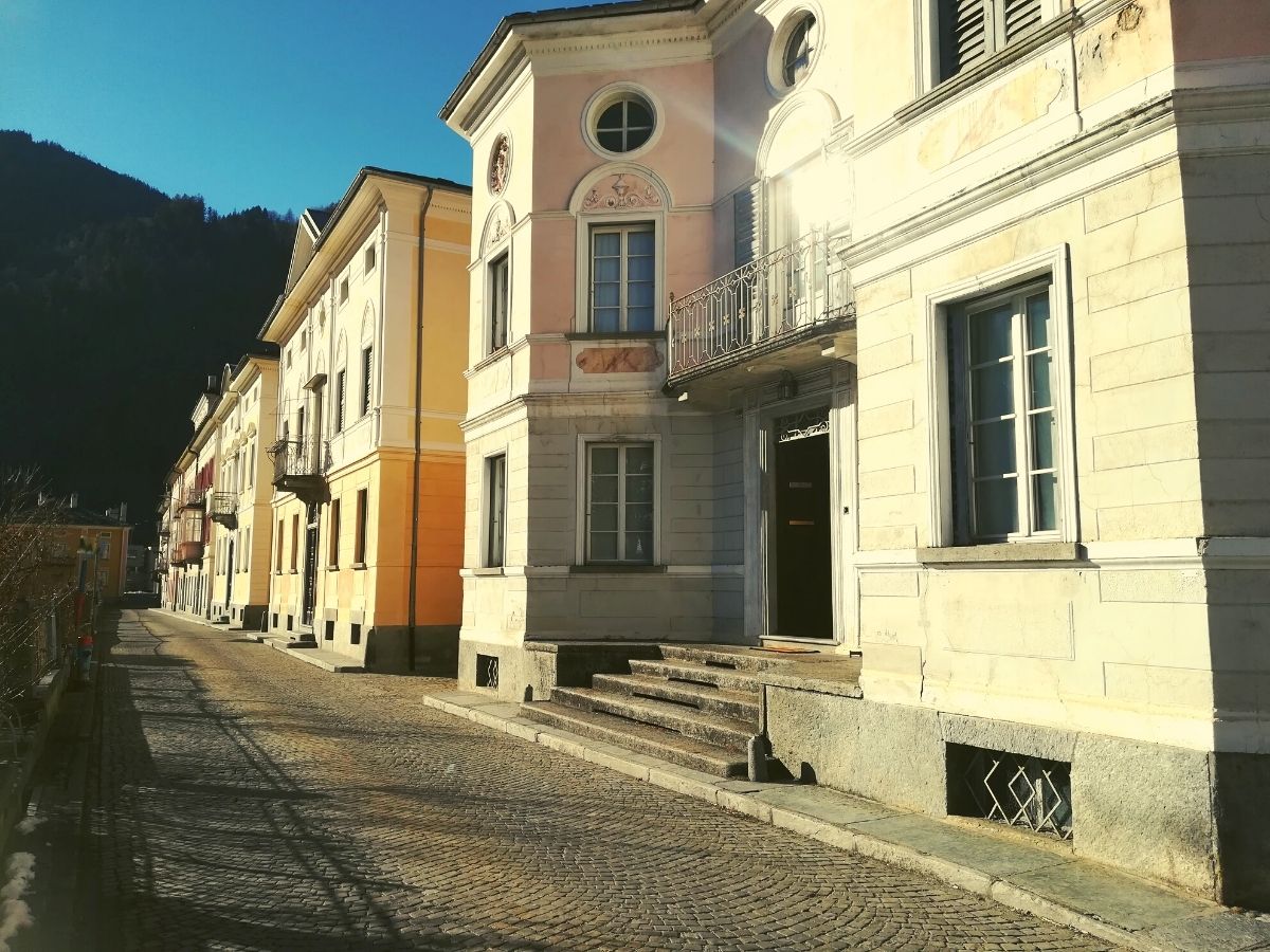 Tra viuzze e palazzi a Poschiavo